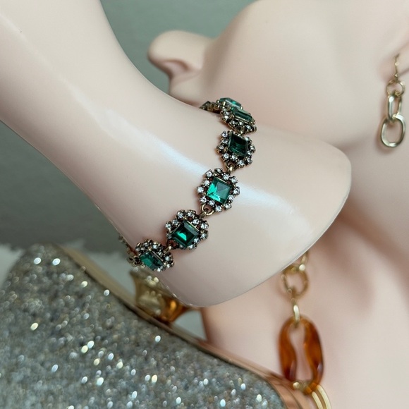 ⚜️💎 Classic Gold Bracelet with Emerald Green Crystals ❤️🔥💫 - Picture 10 of 11